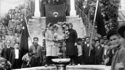 Manisa’nın Demirci ilçesinde Cumhuriyet’in 102. yılı, tarihe yolculuk niteliğinde anlamlı