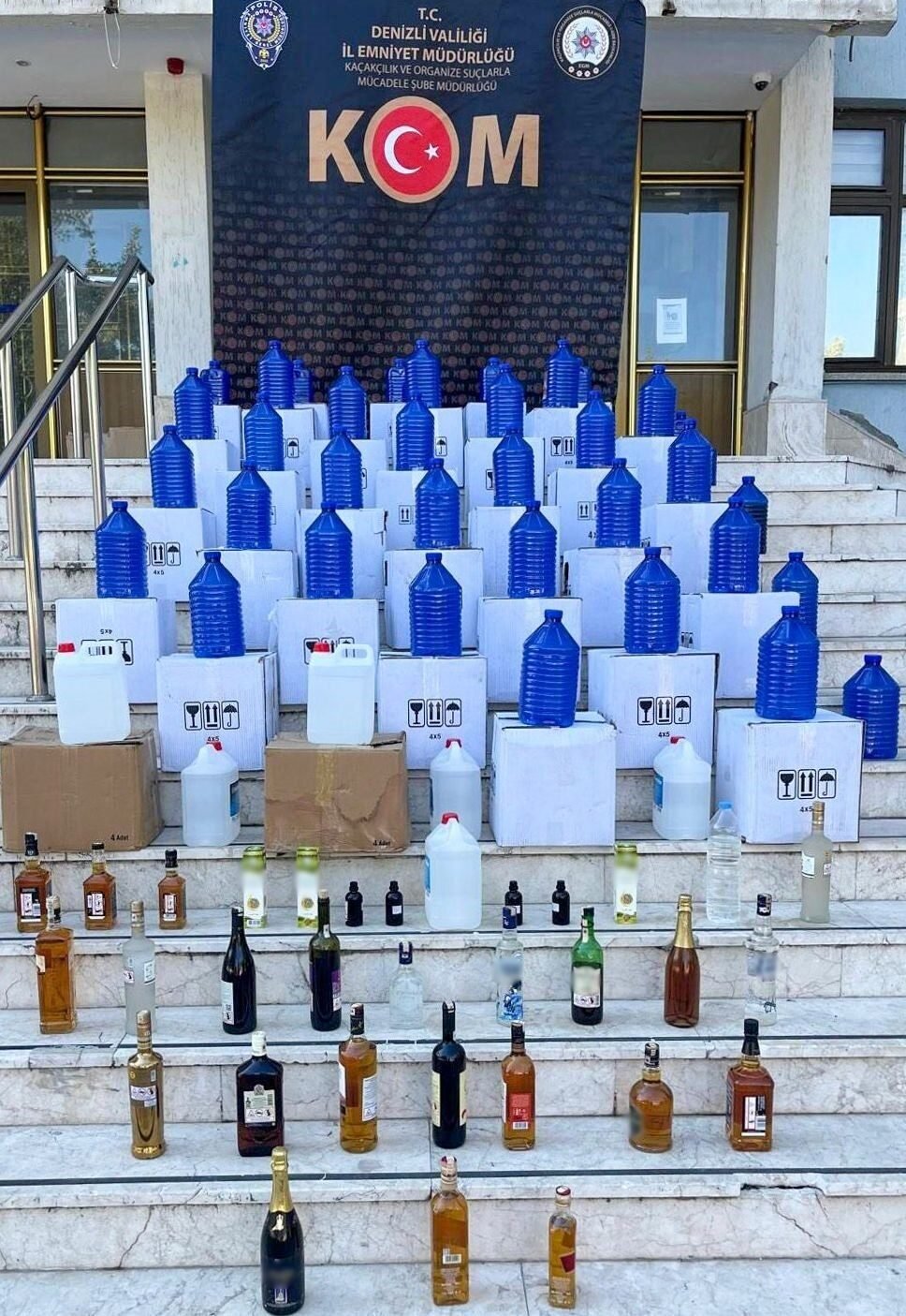 Denizli’de 642 litre kaçak alkol yakalandı Denizli’de 642 litre kaçak alkol yakalandı
