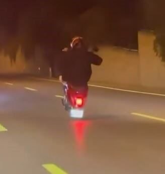 Denizli’de son günlerde sosyal medyada paylaşılan görüntüler, trafik kurallarını hiçe
