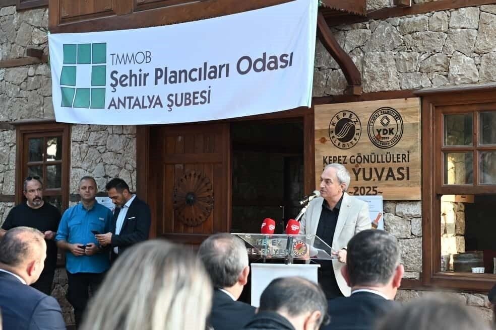 Dokumapark’ta çocukların gelecek şehir hayalleri tuvallere yansıdı