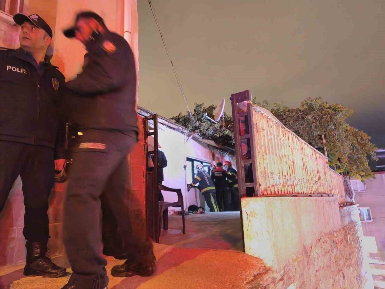 Düğün hazırlığı yapılan evin tavanı çöktü: 6 yaralı