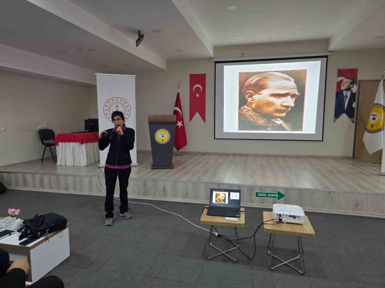 Efeler’de okul müdürleri bilgilendirildi