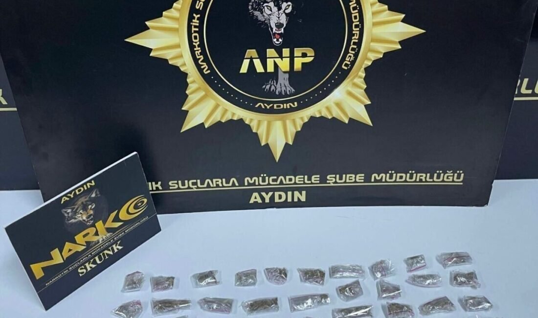 Aydın’ın Efeler ilçesinde düzenlenen narkotik operasyonda gözaltına alınan bir kişi