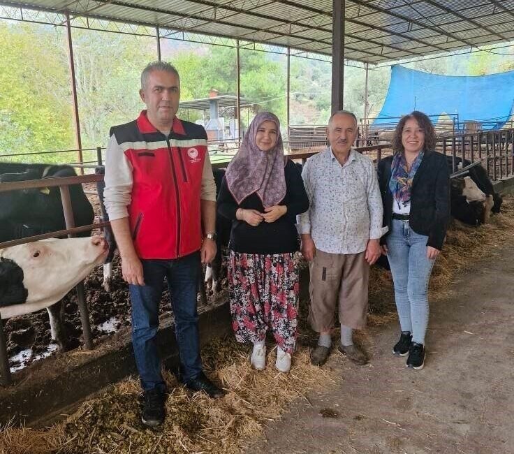 Efelerli kadın çiftçi kendi işletmesini kurdu Aydın’ın Efeler ilçesinde Tarım ve Orman Müdürlüğü’nün desteğiyle kendi işletmesini