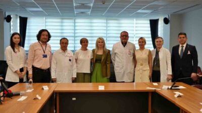 Akdeniz Üniversitesi’nde, Dünya Meme Kanseri Farkındalık Ayı kapsamında düzenlenen toplantıda,