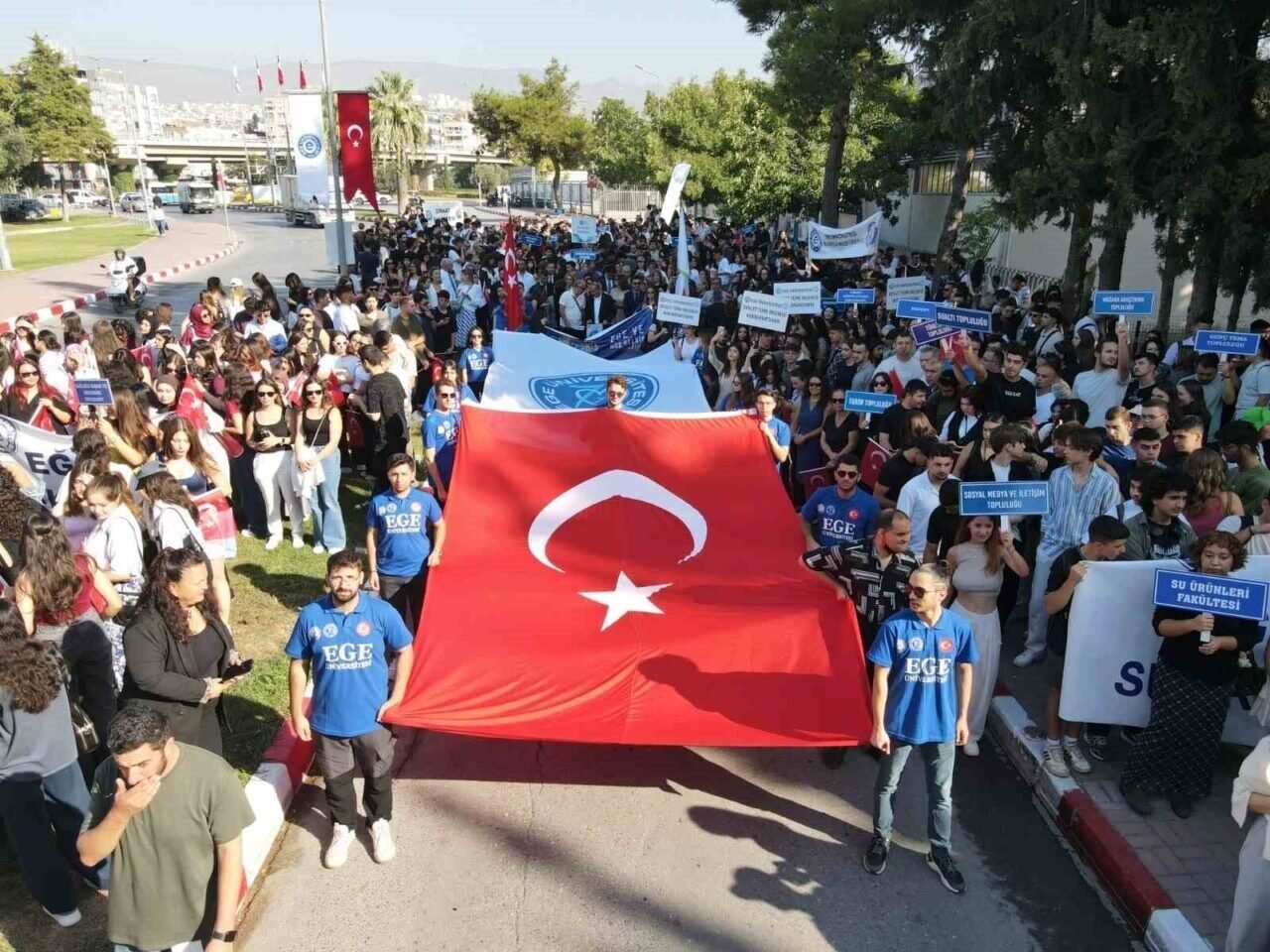 EÜ’de öğrenci kulüplerine yoğun ilgi