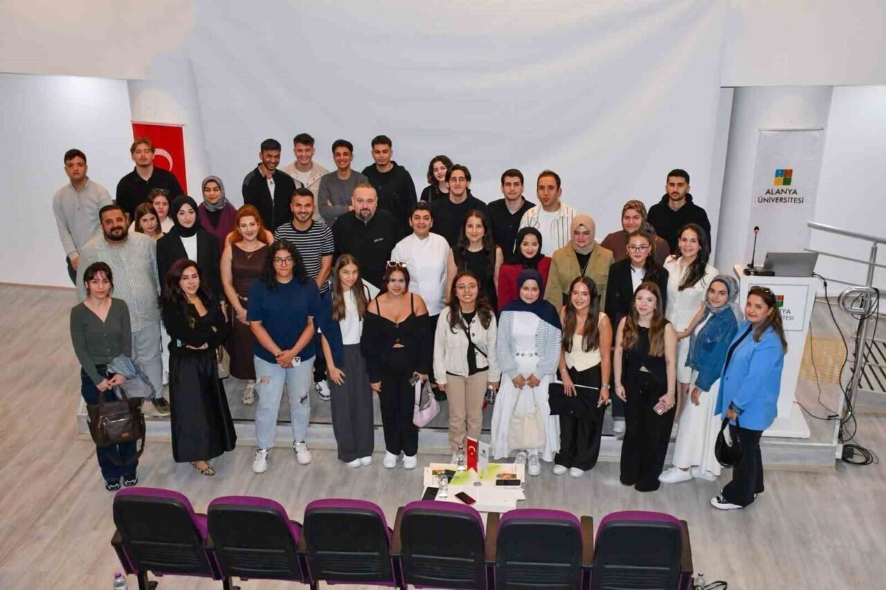 Gastronomi öğrencileri, Dünya Aşçılar Günü’nde deneyimlerini paylaştı Gastronomi öğrencileri, Dünya Aşçılar Günü’nde deneyimlerini paylaştı