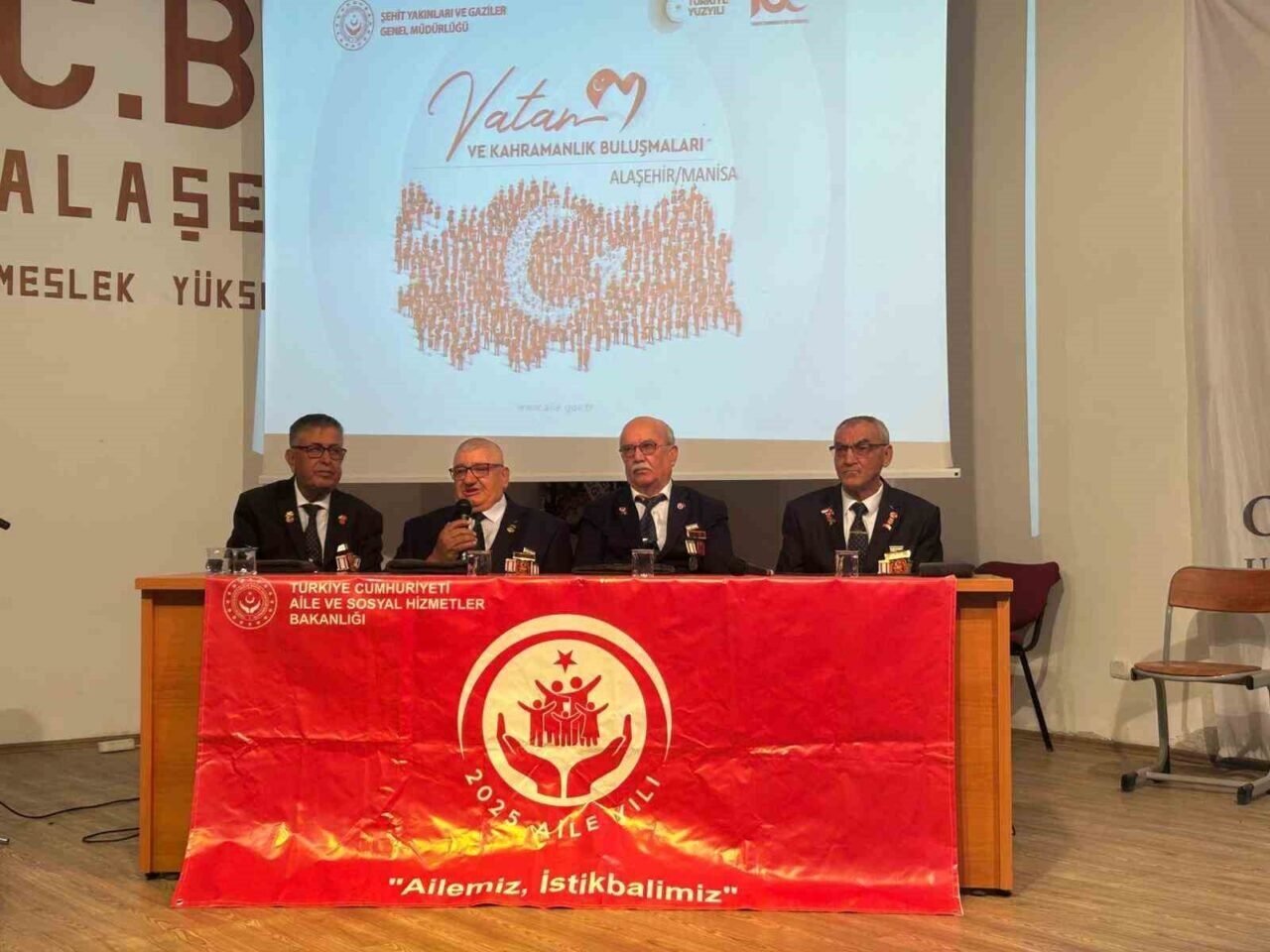 Gaziler, öğrencilerle buluştu