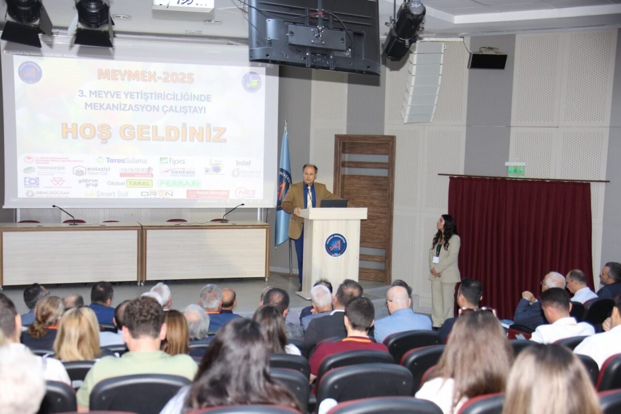 Genç ziraat mühendislerine seslenen Prof. Dr. Cengiz Toker: "Bu bir bayrak yarışı. Biz bir yere kadar getirdik, sizler daha ileriye taşıyacaksınız"