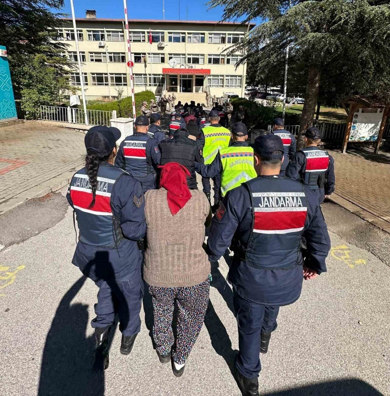 Gündüz çoban, gece hırsız olan ‘Kaçarlar’ şebekesi jandarmadan kaçamadı