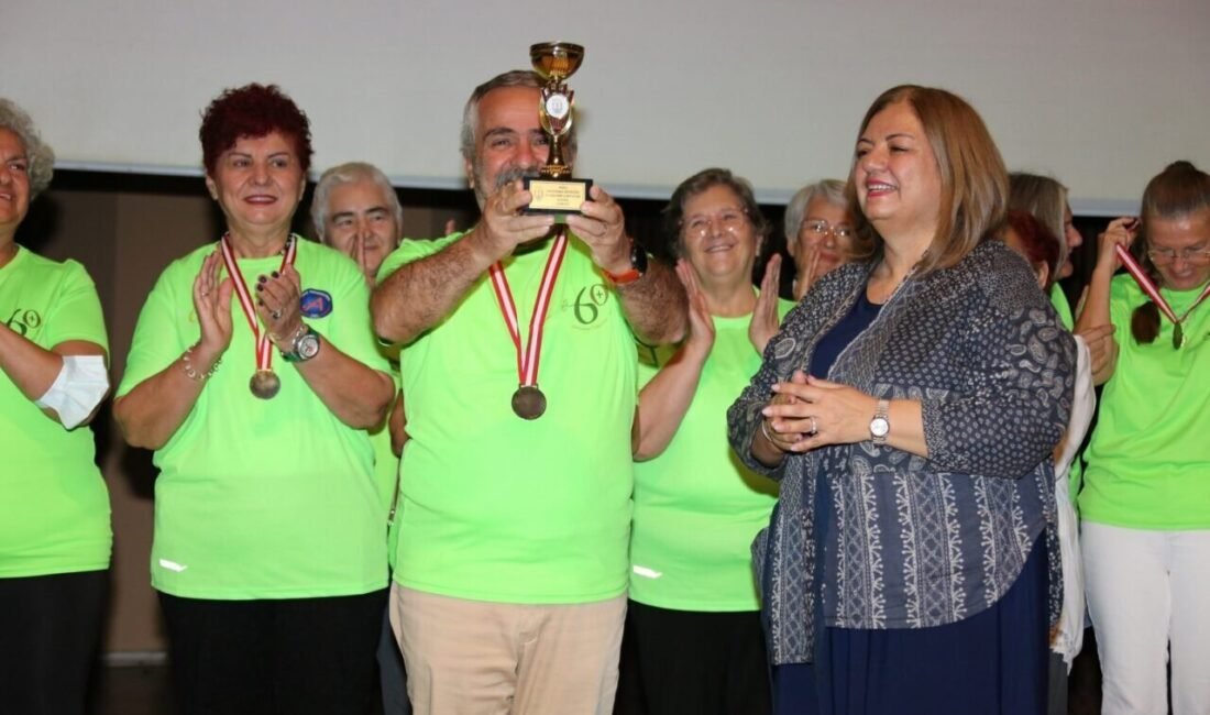 İlk Tazelenme Üniversitesi’nin kurulduğu Akdeniz Üniversitesi’nde yeni dönem başladı Akdeniz Üniversitesi bünyesinde eğitim veren “60+Tazelenme Üniversitesi”nde 2025-2026 Akademik Yılı