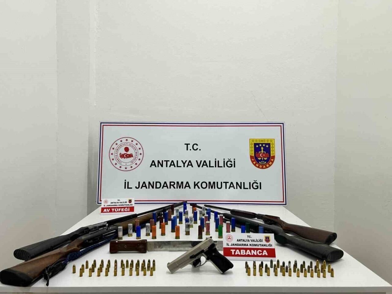 İş yerini kurşunlayan şüpheli yakalandı İş yerini kurşunlayan şüpheli yakalandı