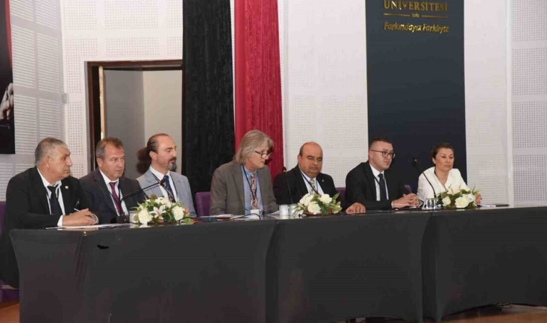 İzmir, iki önemli “Balıkçılık” toplantısına ev sahipliği yaptı İzmir, Ege’de balıkçılık sektörünün geleceğini şekillendirecek iki önemli etkinliğe ev