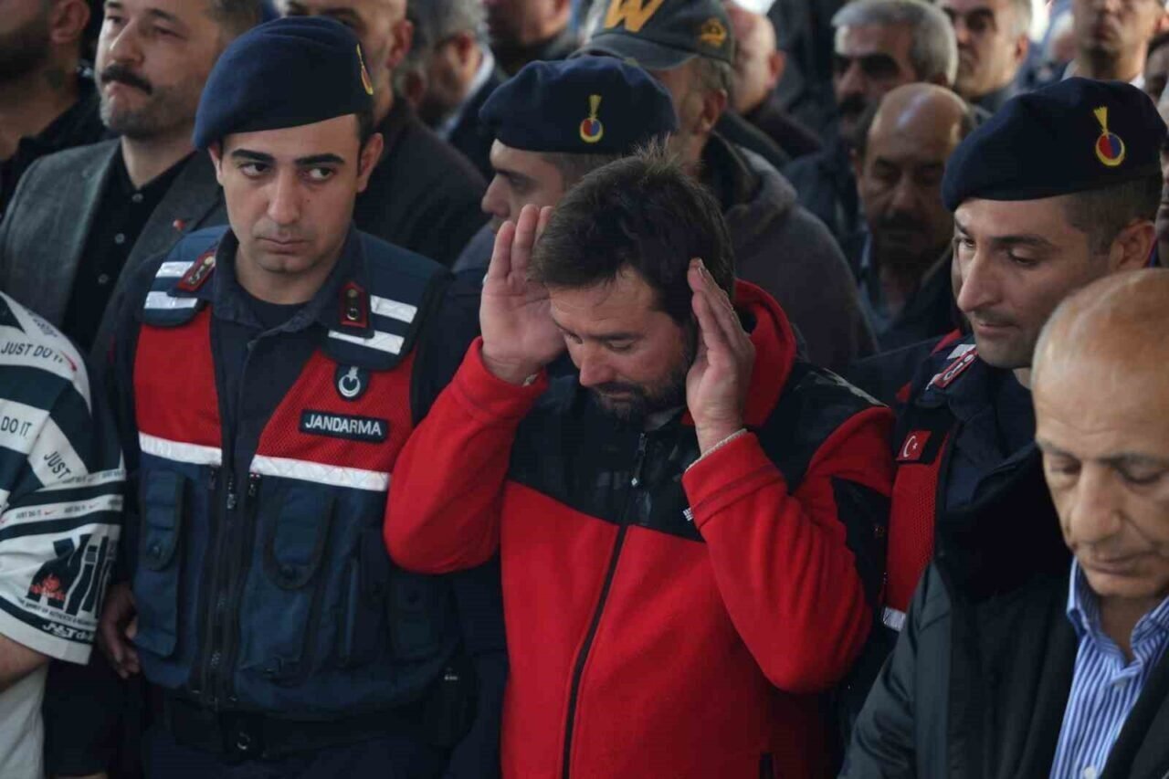 İzmir’de 5 kardeşin öldüğü yangında anne hakkında karar