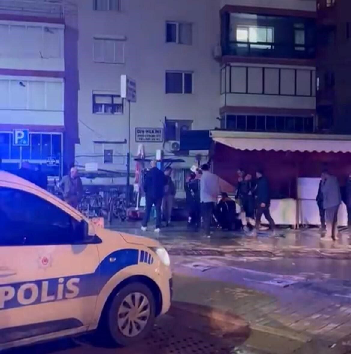 İzmir’de parkta kanlı tartışma: 5 yerinden bıçaklandı