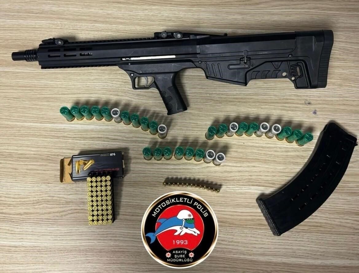 İzmir’de polis son bir haftalık denetim raporunu açıkladı İzmir’de polis son bir haftalık denetim raporunu açıkladı