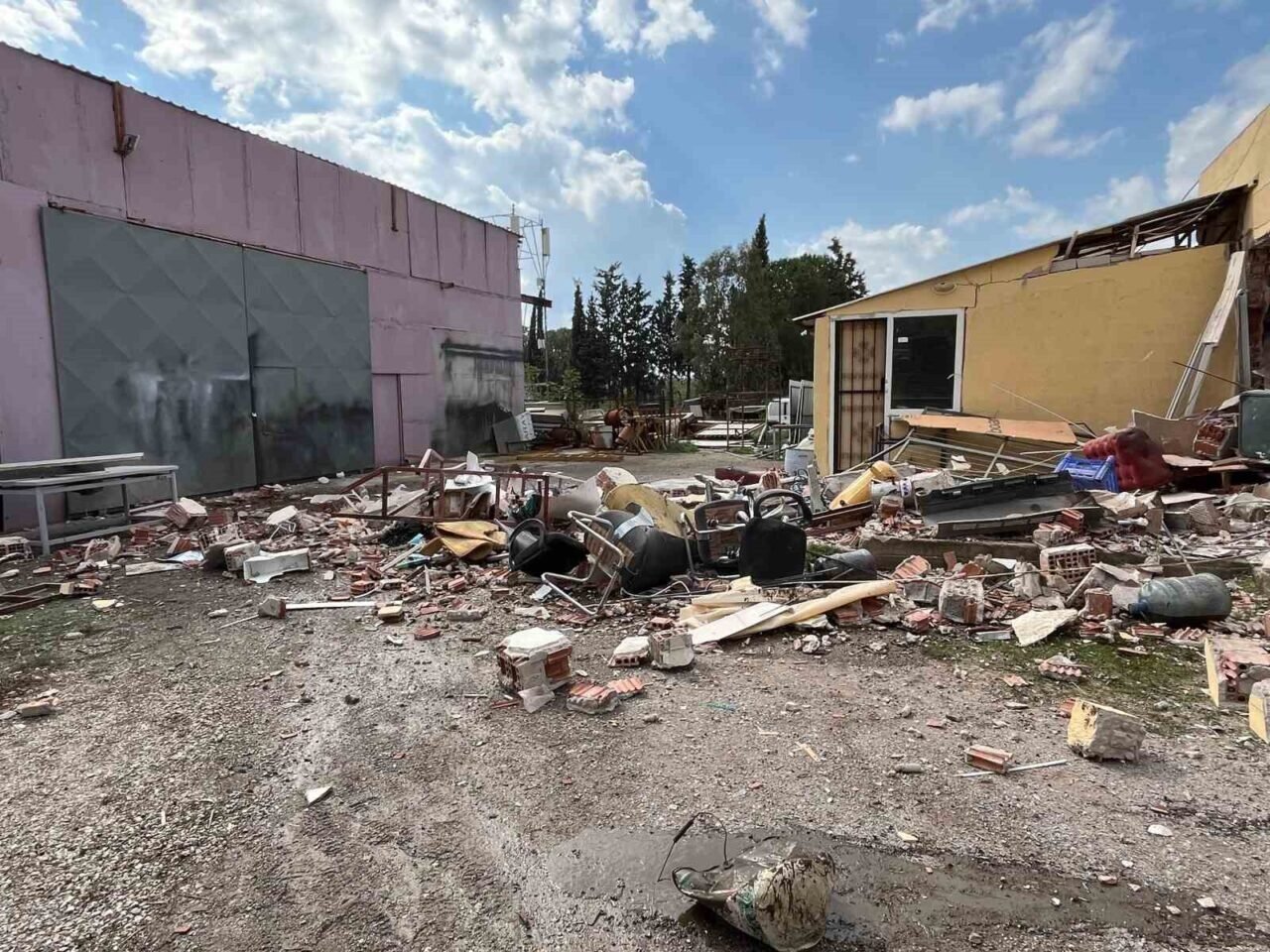 İzmir’de tüp patlaması: 1’i ağır 2 yaralı