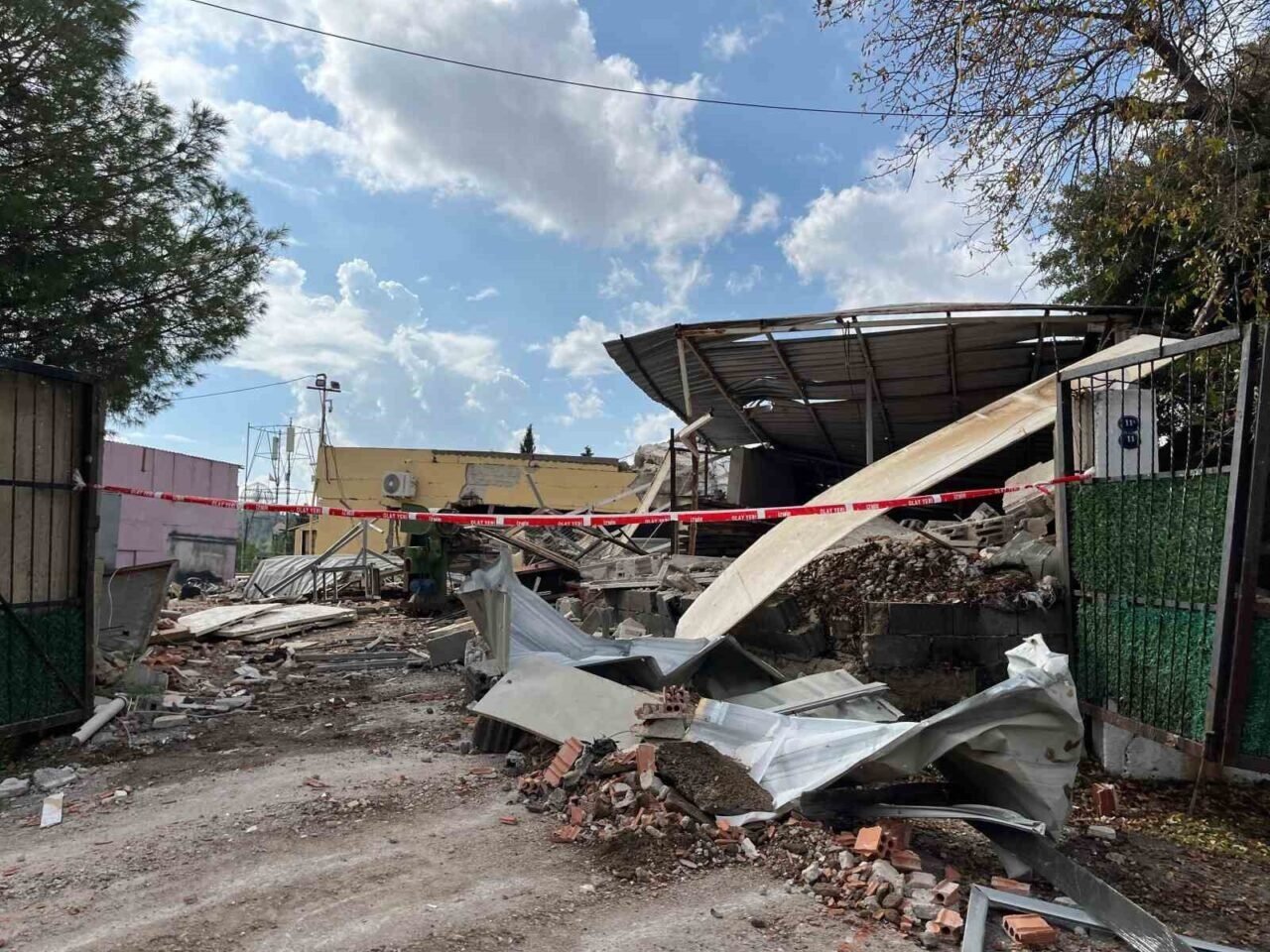 İzmir’de tüp patlaması: 1’i ağır 2 yaralı