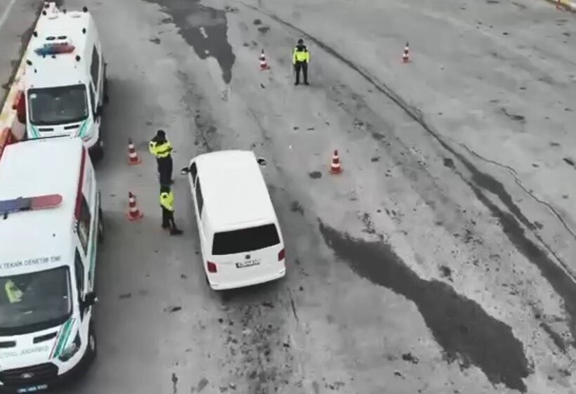 Aydın’da jandarma ekipleri tarafından düzensiz göçle mücadele kapsamında yapılan çalışmalarda