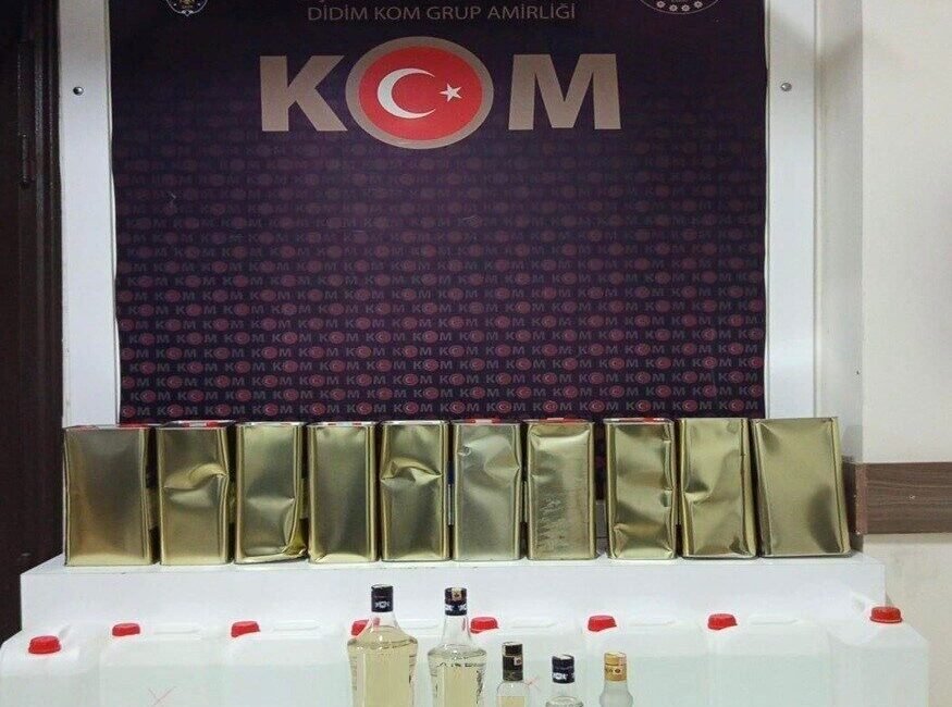 Kargo paketinden sahte içki çıktı Aydın’ın Didim ilçesinde KOM ekiplerince yapılan operasyonda, kargo paketlerinde gizlenen