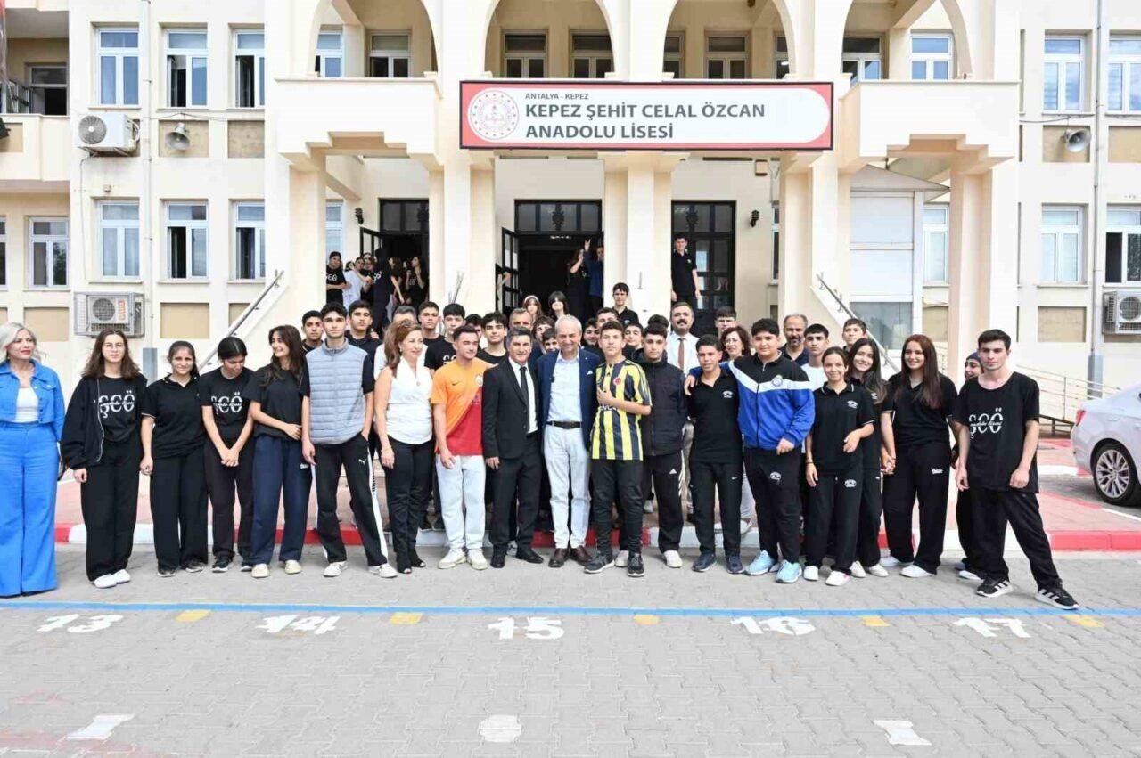 Kepez Belediyesi’nden Şehit Celal Özcan Anadolu Lisesi’ne müzik sınıfı