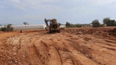 Kepez Belediyesi, Zeytinlik Mahallesi’ne kazandırılacak yeni pazar alanında çalışmalara başladı.