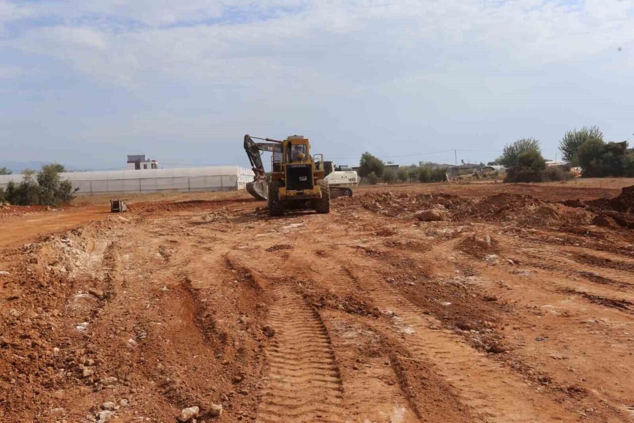 Kepez’in Zeytinlik Mahallesi’ne yeni pazar yeri geliyor Kepez’in Zeytinlik Mahallesi’ne yeni pazar yeri geliyor