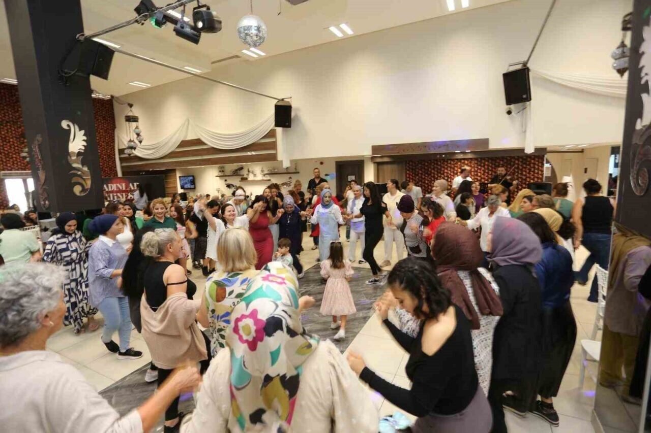 Kepezli kadınlar matinede buluştu