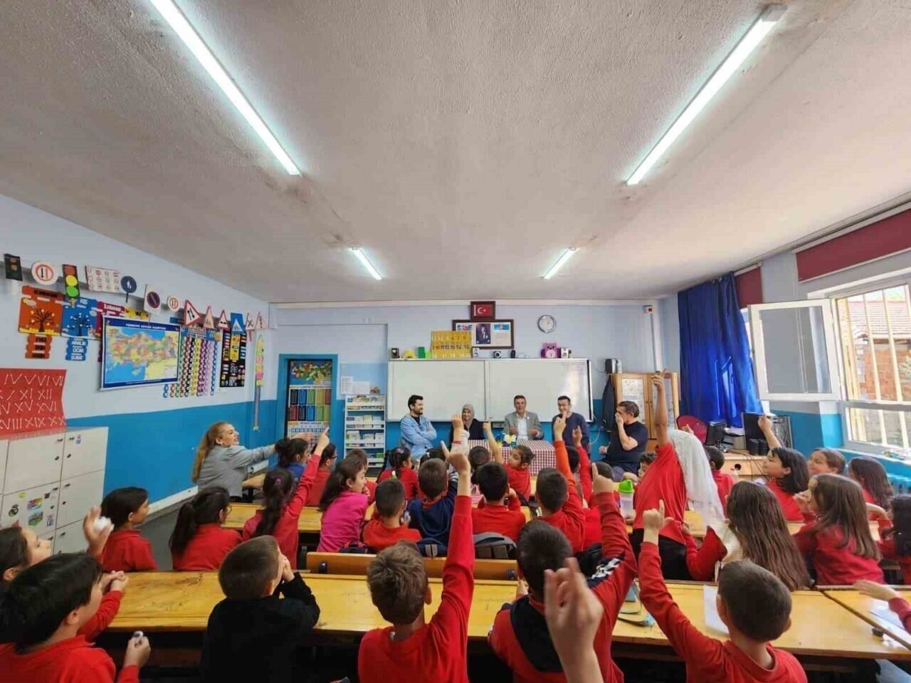 Kırkağaç’ta Muhtarlar Günü’nde anlamlı buluşma Kırkağaç’ta Muhtarlar Günü’nde anlamlı buluşma