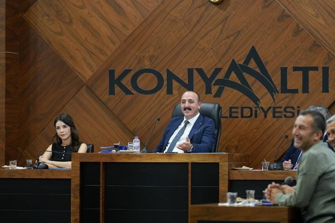 Konyaaltı Muhtarlar Meclisi’nde mahallelerin sorunları ve çözüm önerileri ele alındı