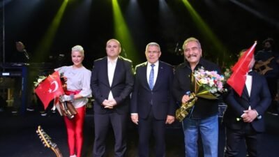 Cumhuriyet’in 102. yılı, Köşk’te binlerce vatandaşın katılımıyla büyük bir coşkuyla