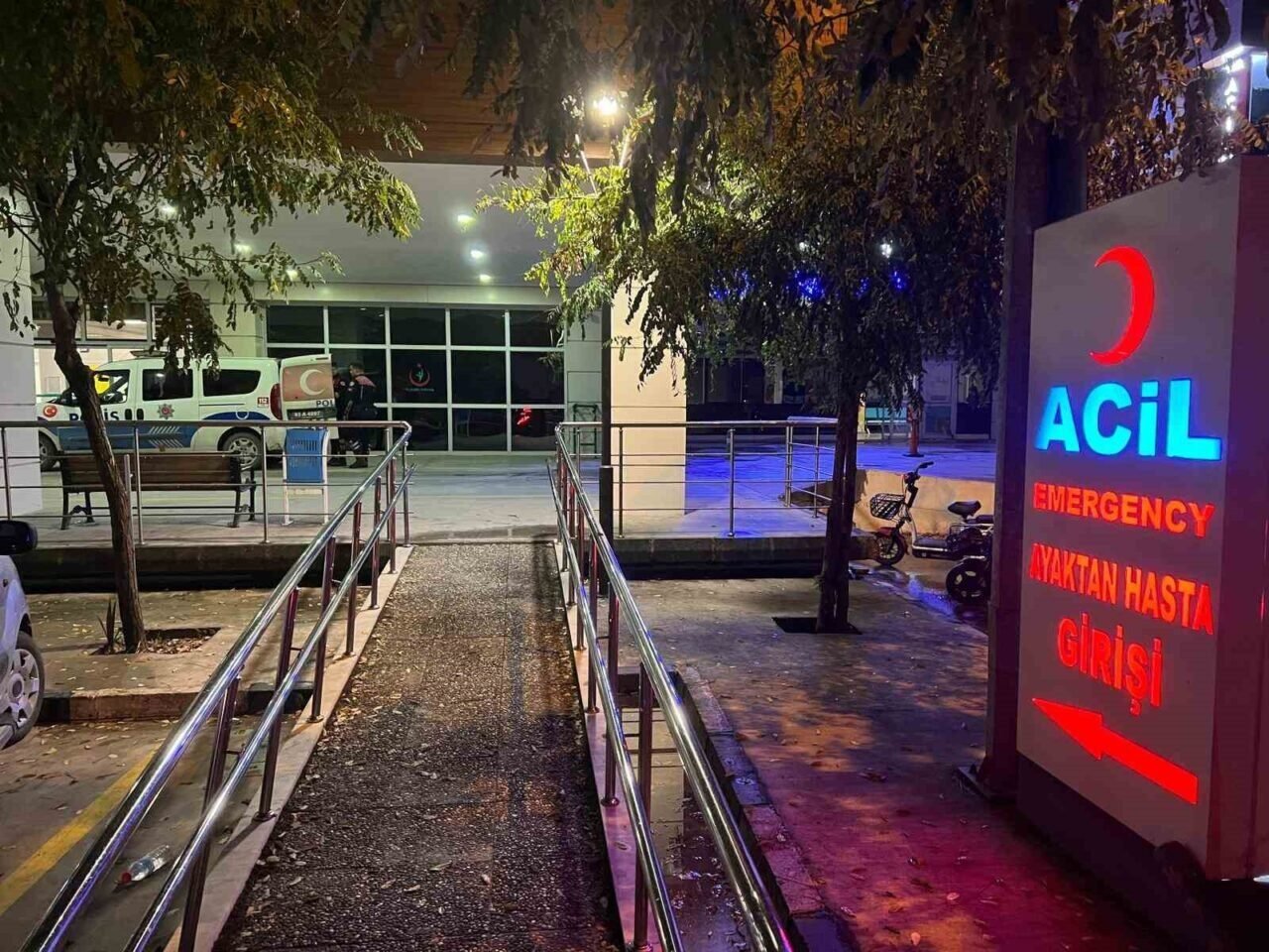 Kucağındaki bebeğine rağmen eski eşini defalarca bıçaklayan zanlı yakalandı