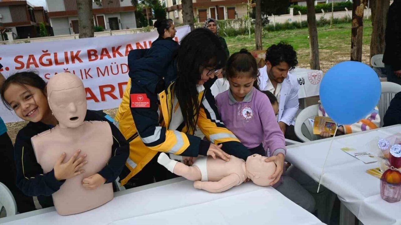 Kuşadası’nda ‘sağlıklı çocuk, sağlıklı gelecek’ projesi başladı Kuşadası’nda ‘sağlıklı çocuk, sağlıklı gelecek’ projesi başladı