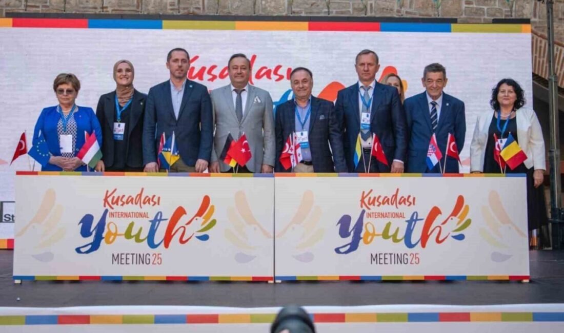 Kuşadası Belediyesi tarafından düzenlenen ‘Kuşadası Uluslararası Kardeş Şehirler Gençlik Toplantısı’