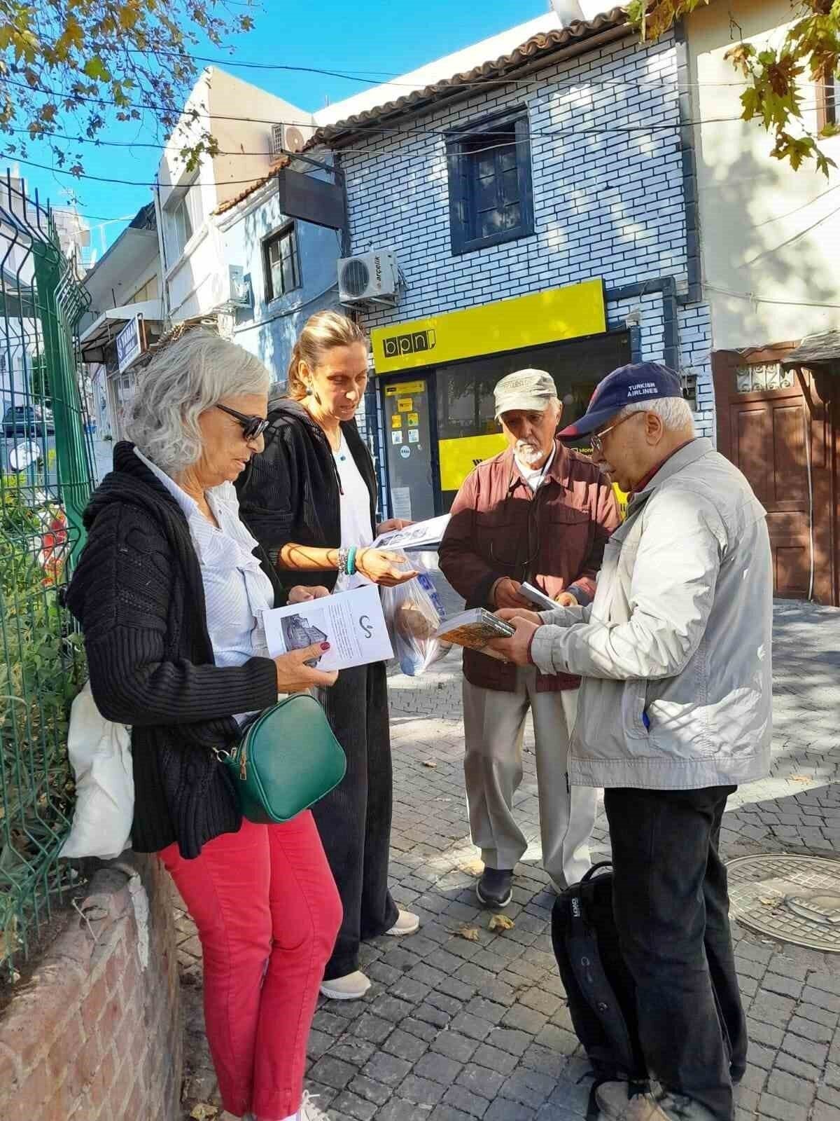 Kuşadası’nın tarihi yerlerini gezdiler Kuşadası’nın tarihi yerlerini gezdiler