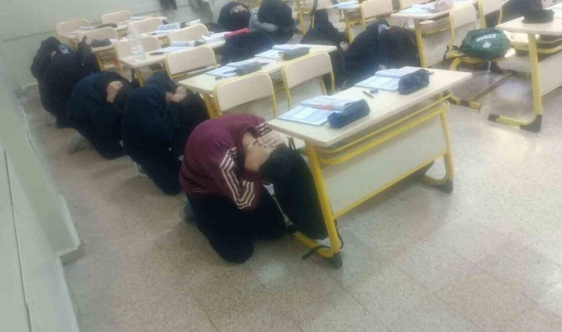 Aydın Sosyal Bilimler Lisesi öğrencileri, 23 Ekim Afet Risklerini Azaltma