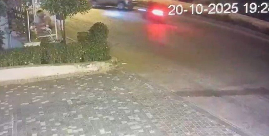 Manavgat’ta motosiklet ’U’ dönüşü yapan otomobile çarptı: 1 yaralı