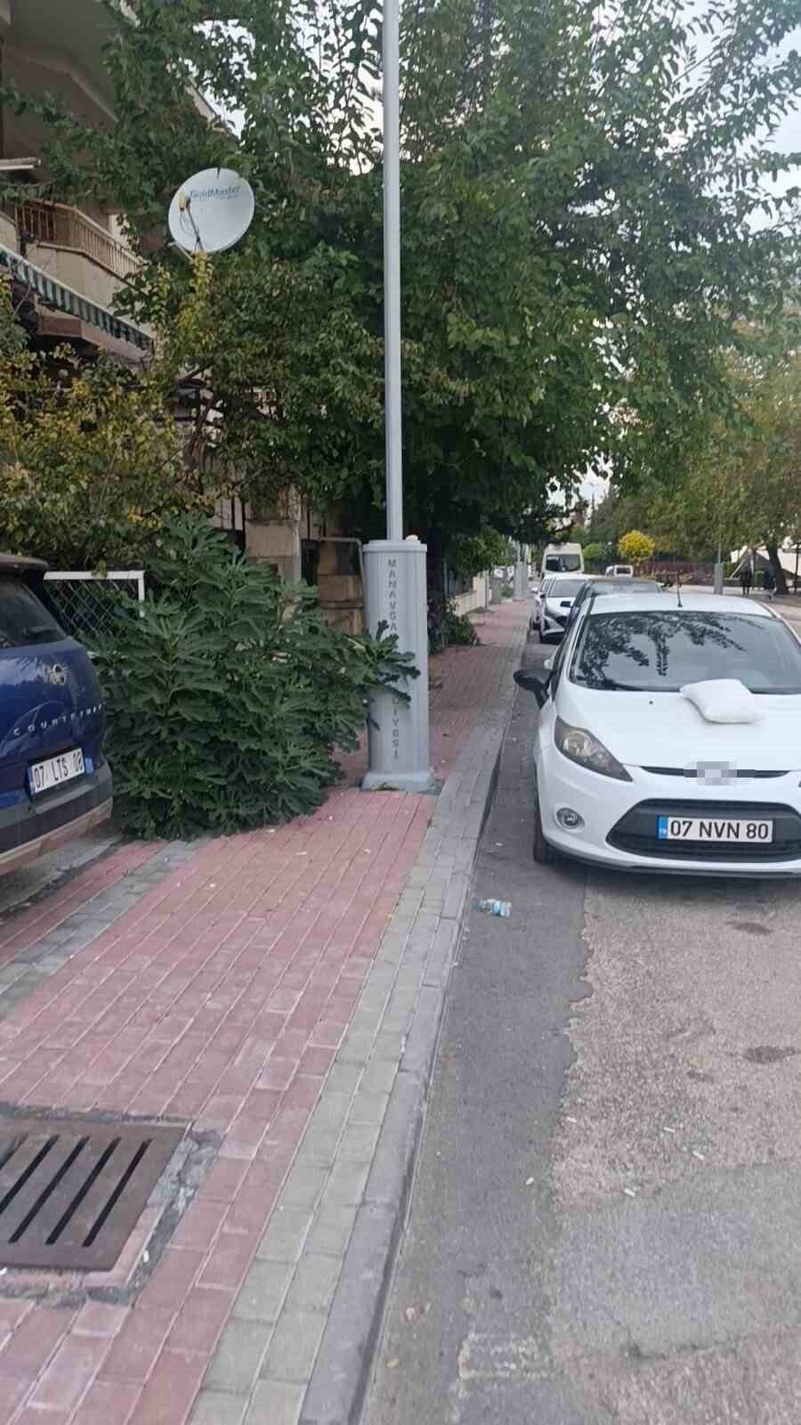 Manavgat’ta motosiklet yayaya çarpıştı: 2 yaralı