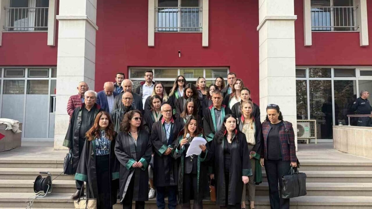 Manisa Barosu’ndan Turgutlu’daki kadın cinayetine tepki Manisa Barosu’ndan Turgutlu’daki kadın cinayetine tepki