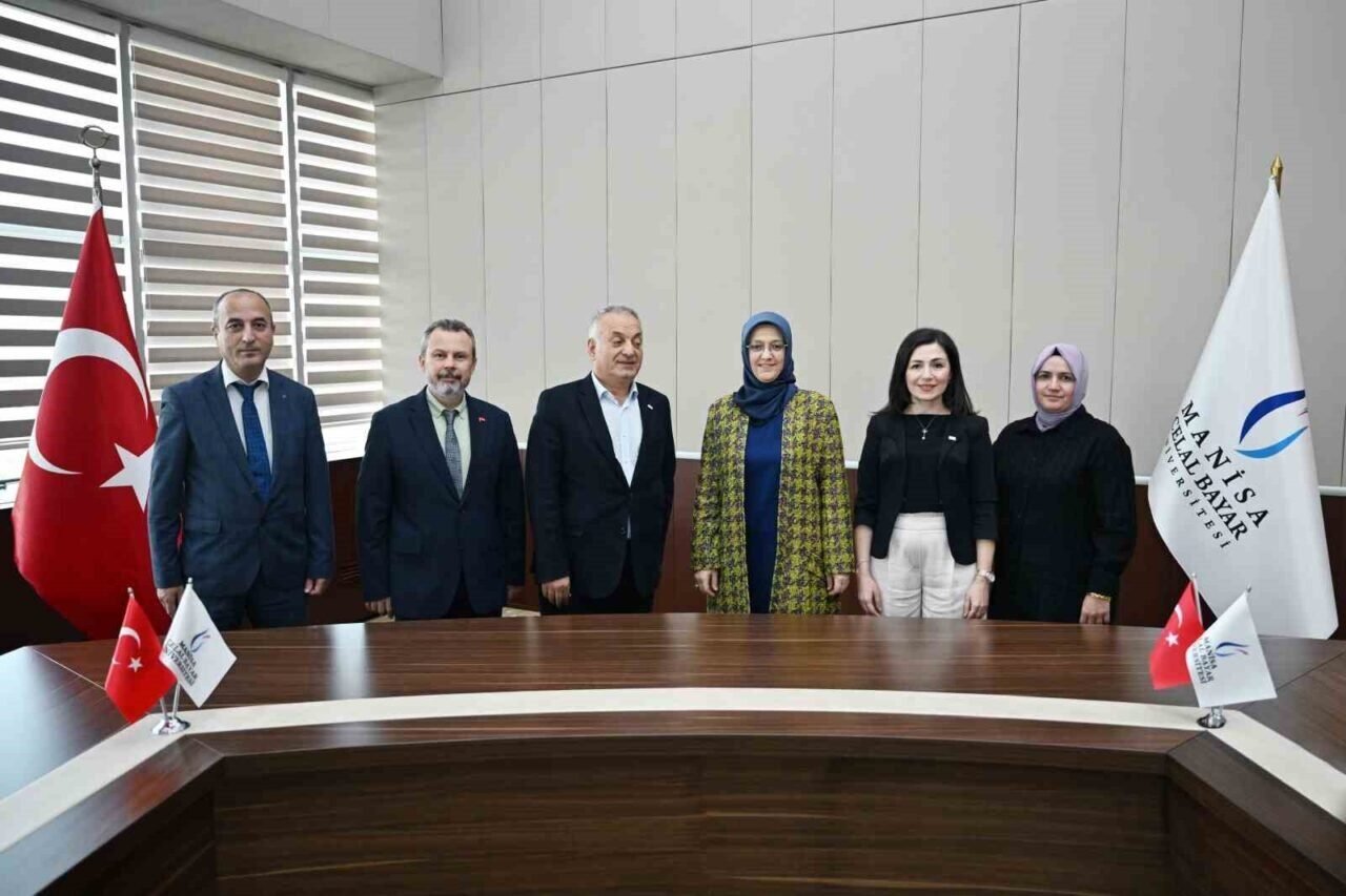 Manisa CBÜ ile Türkiye Beyazay Derneği arasında protokol