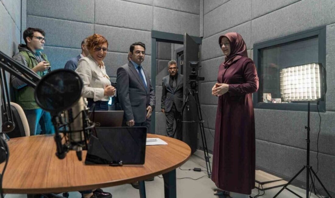Manisa Celal Bayar Üniversitesi (MCBÜ) İletişim Fakültesi bünyesinde öğrencilerin uygulama