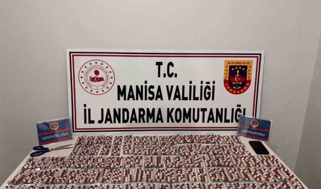 Manisa Jandarmasından uyuşturucuya geçit yok Manisa İl Jandarma Komutanlığı ekipleri tarafından 7 ilçede yapılan operasyonlarda