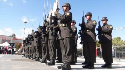 Cumhuriyetin 102’nci yılı kutlamaları Manisa’da çelenk sunma töreni ile başladı.