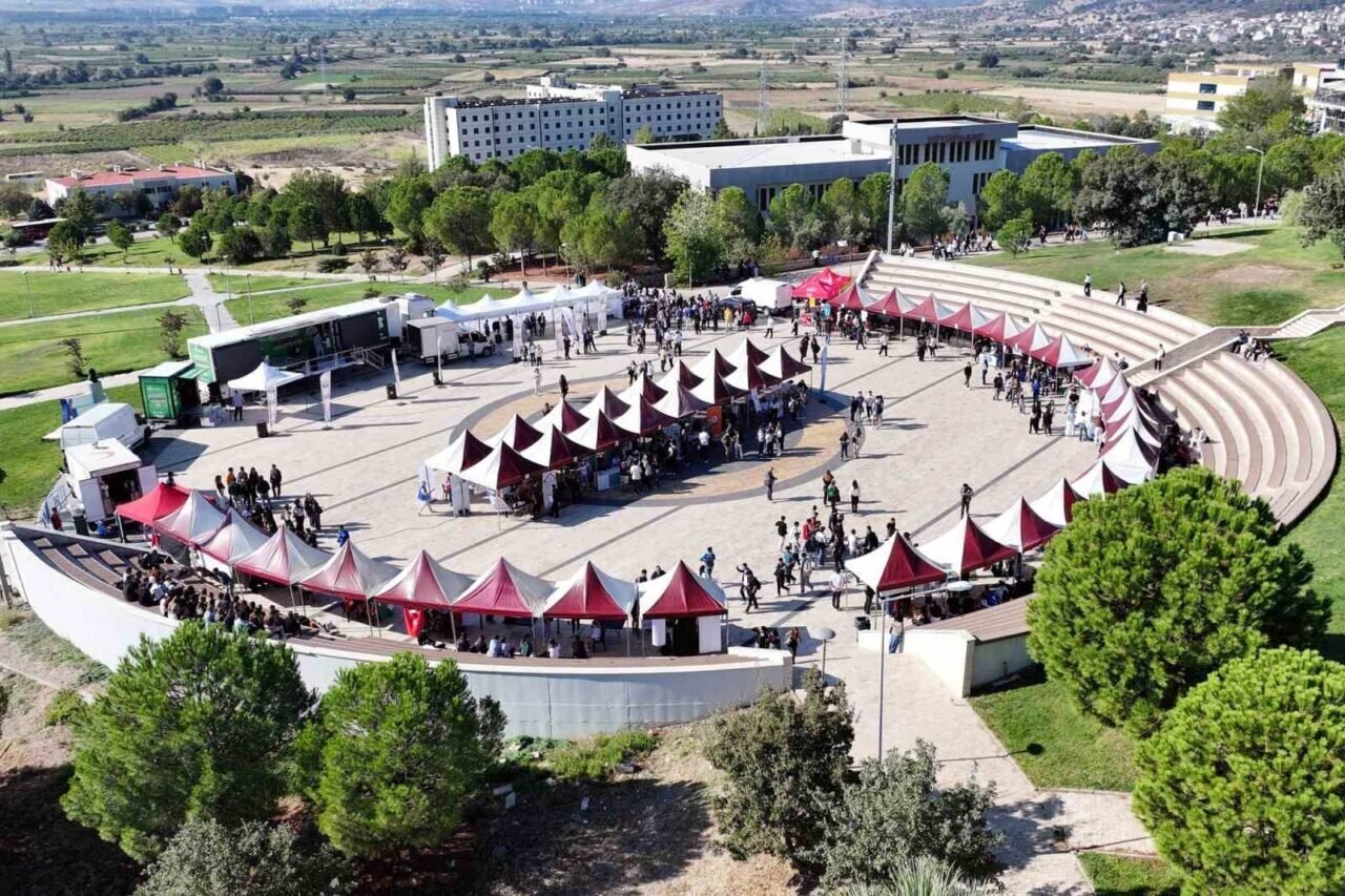 ’MCBÜ’ye Merhaba’ etkinliğinde akademi, kültür ve spor buluştu