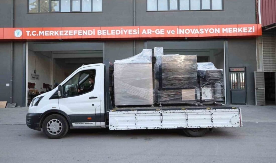 Merkezefendi Belediyesinin 31. mama makinesi Eskişehir’e teslim edildi Merkezefendi Belediyesinin Ar-Ge ve İnovasyon Merkezi’nde üretilen mama makineleri, yeni