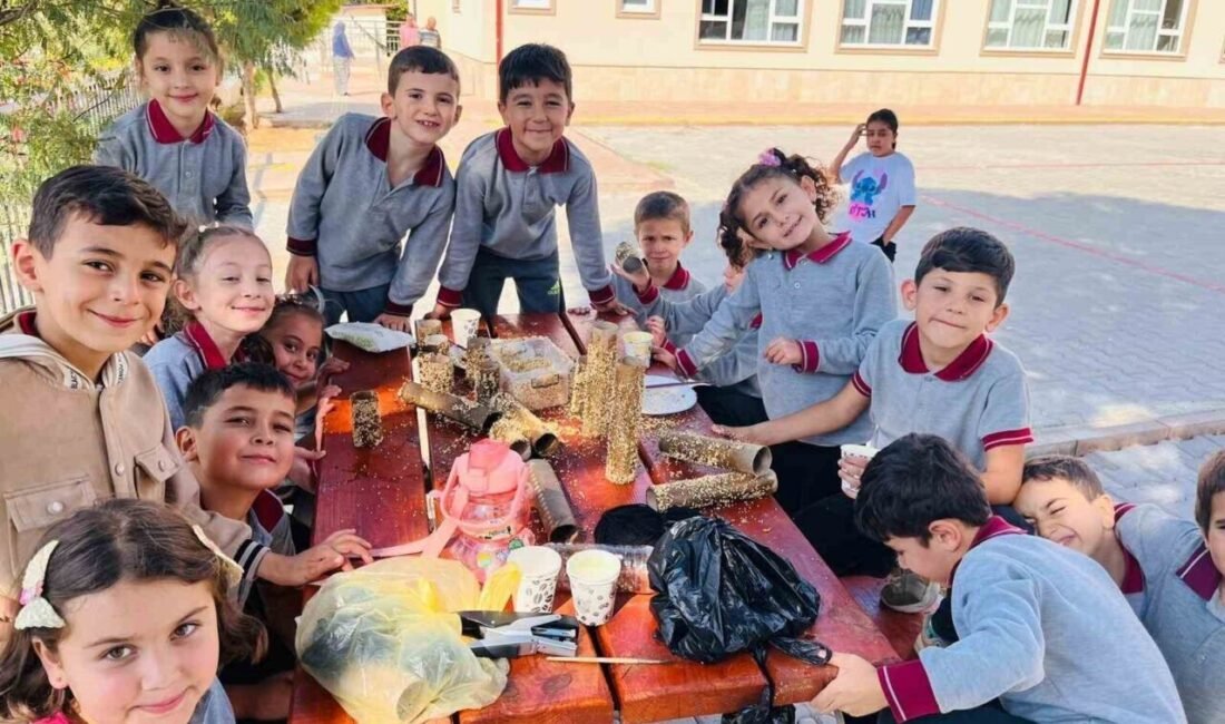 Manisa’nın Sarıgöl ilçesinde ana sınıfı öğrencileri, kendi elleriyle hazırladıkları mamaları