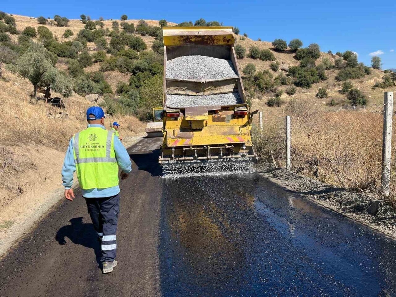 Muhtarların talepleri Başkan Çerçioğlu’nun öncülüğünde hayata geçiriliyor