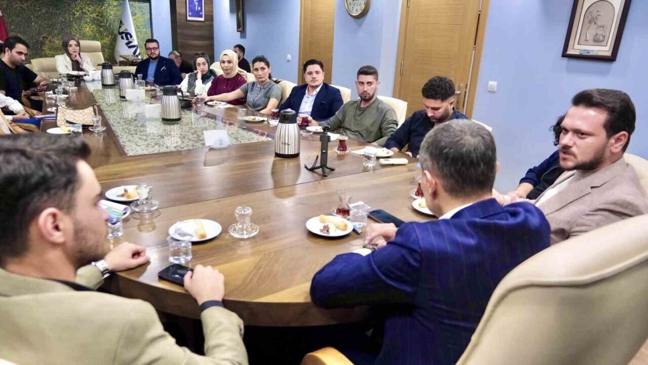 MÜSİAD Antalya Başkanı Akgül, ihracat tecrübelerini gençlerle paylaştı