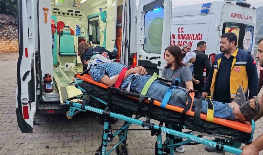 Aydın’ın Nazilli ilçesinde uçuruma yuvarlanan kamyonette biri ağır olmak üzere