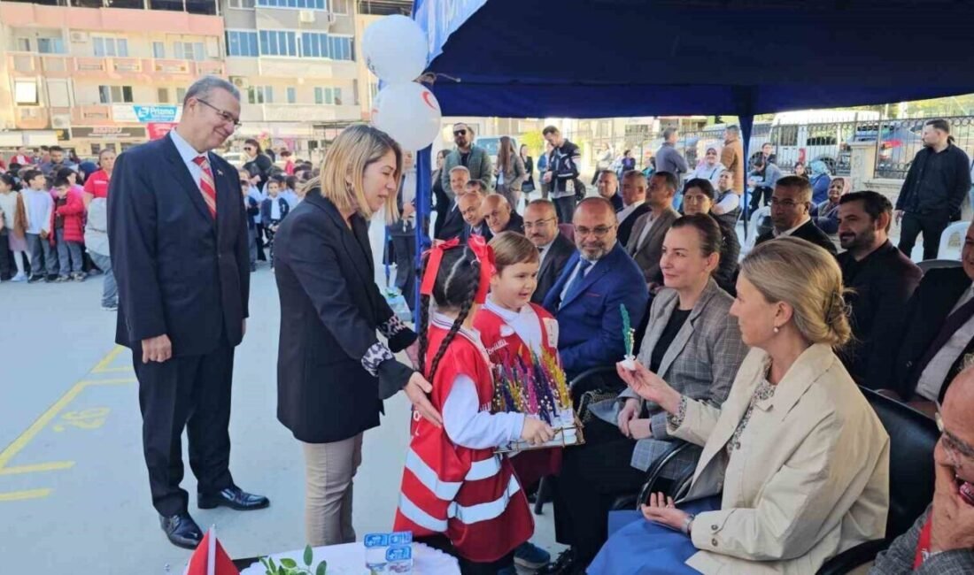 Nazilli’de Kızılay Haftası renkli görüntülerle kutlandı Aydın’ın Nazilli ilçesinde Kızılay Haftası nedeniyle Türk Kızılayı Nazilli Şubesi
